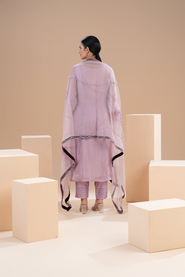 Lilac lily suit