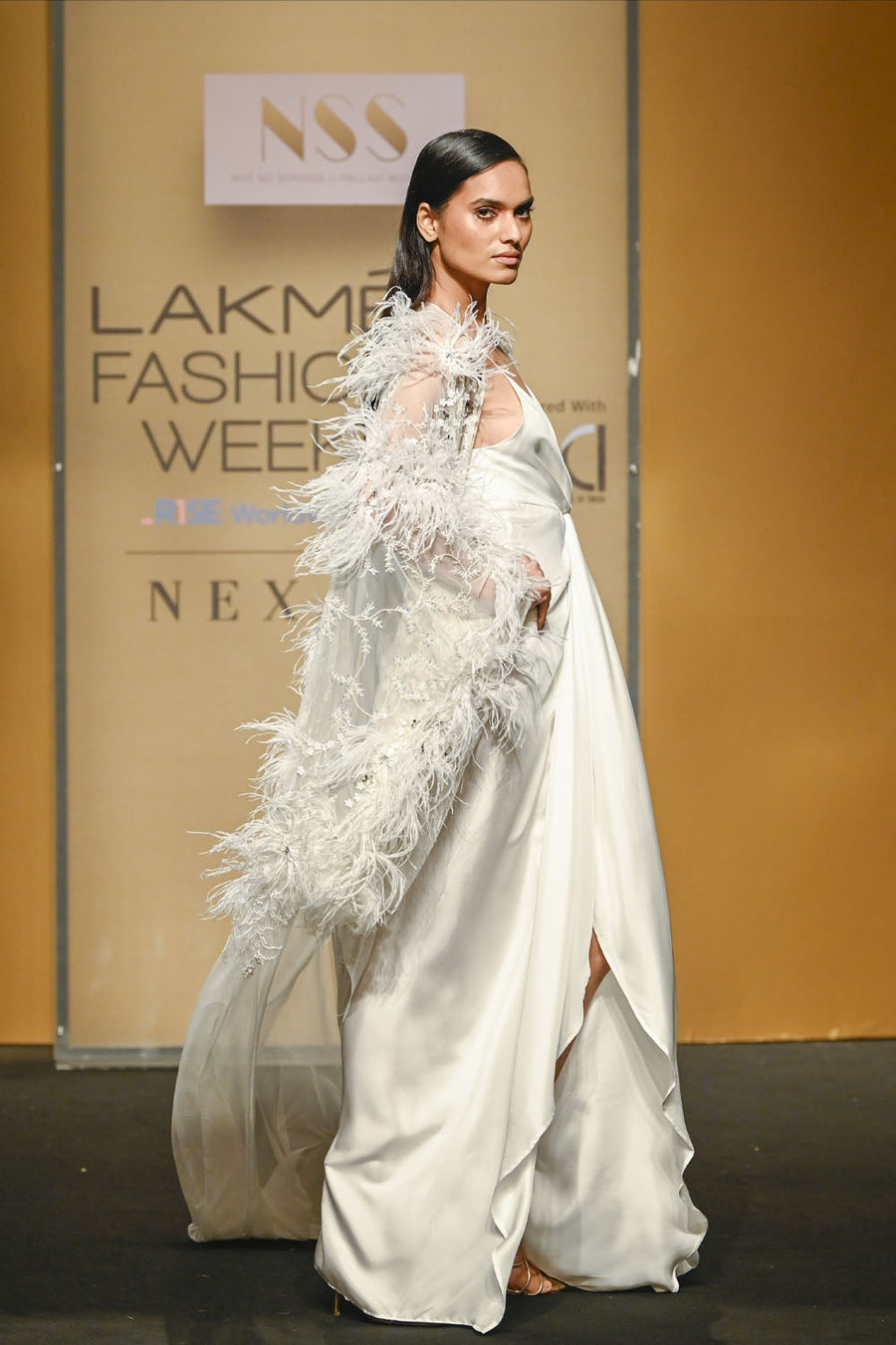 Cape Set Page 2 Not So Serious By Pallavi Mohan